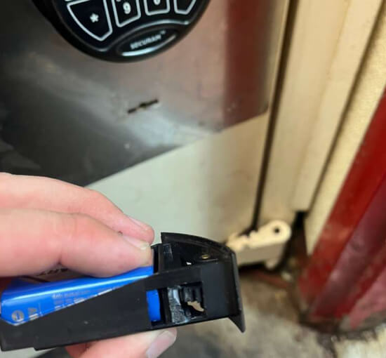 emergency_locksmith_opening_safe_longview_tx-image Emergency locksmith opening a safe in Longview, TX